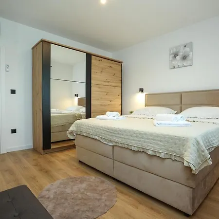 Ante With Private Pool