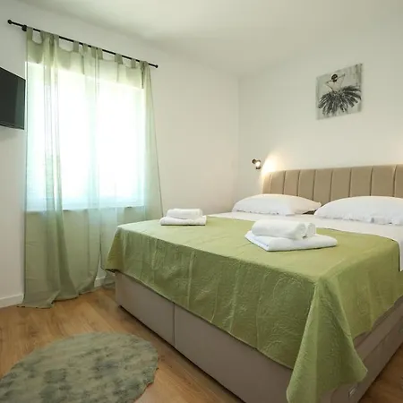 Ante With Private Pool *