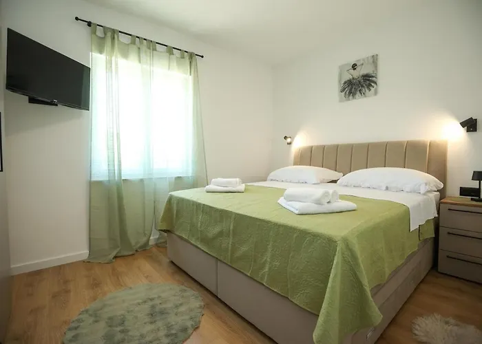 Ante With Private Pool *