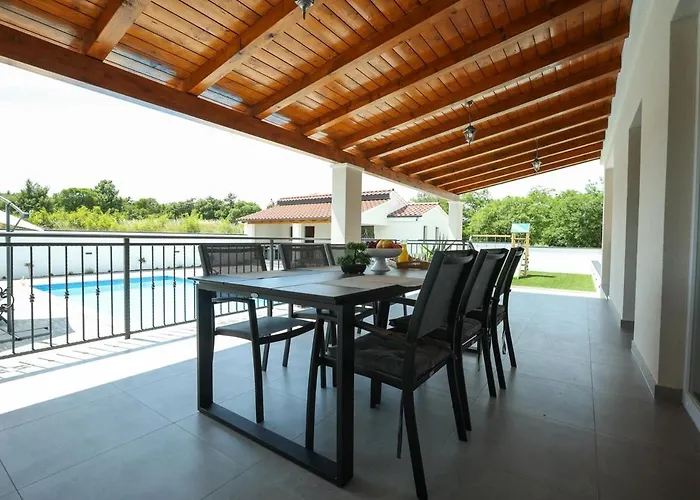 Ante With Private Pool *