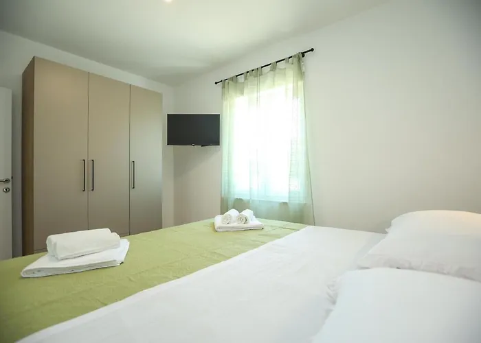 Ante With Private Pool فيلة Donje Rastane