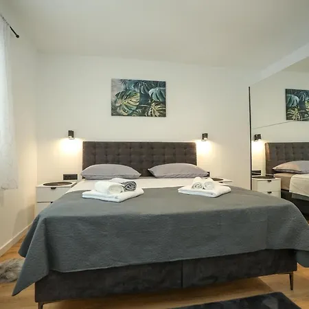 Ante With Private Pool Villa Donje Rastane
