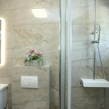 Ante With Private Pool