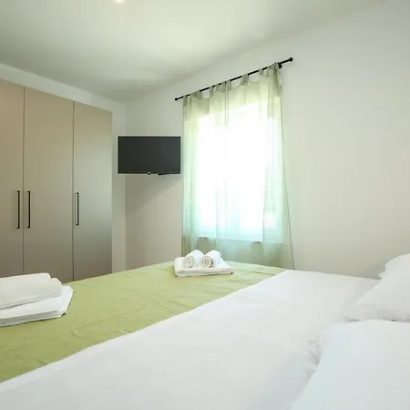 Gioia With Private Pool 别墅 Donje Rastane