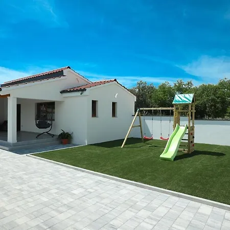 Villa Ante With Private Pool Donje Rastane