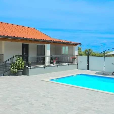 Gioia With Private Pool