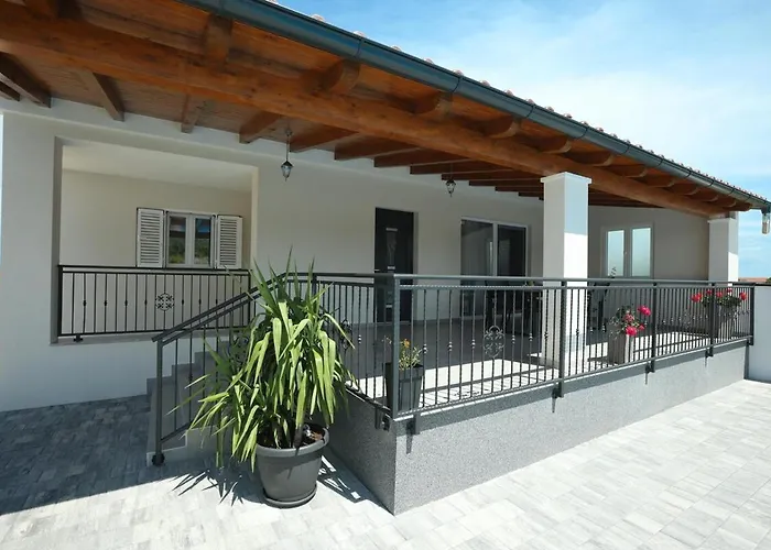 Ante With Private Pool Donje Rastane